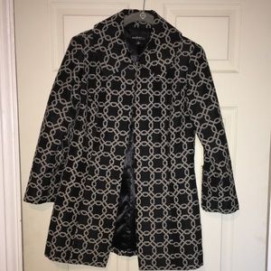 Elizabeth Hasselbeck bracelet length sleeve blazer
